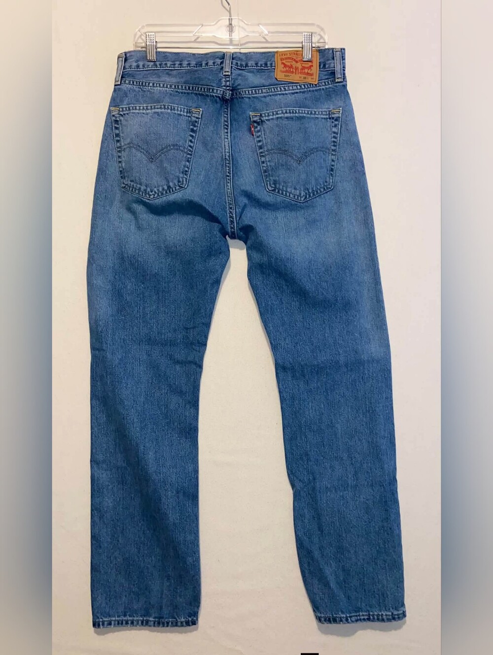 Levi's Men's Straight Leg Jeans in Medium Blue